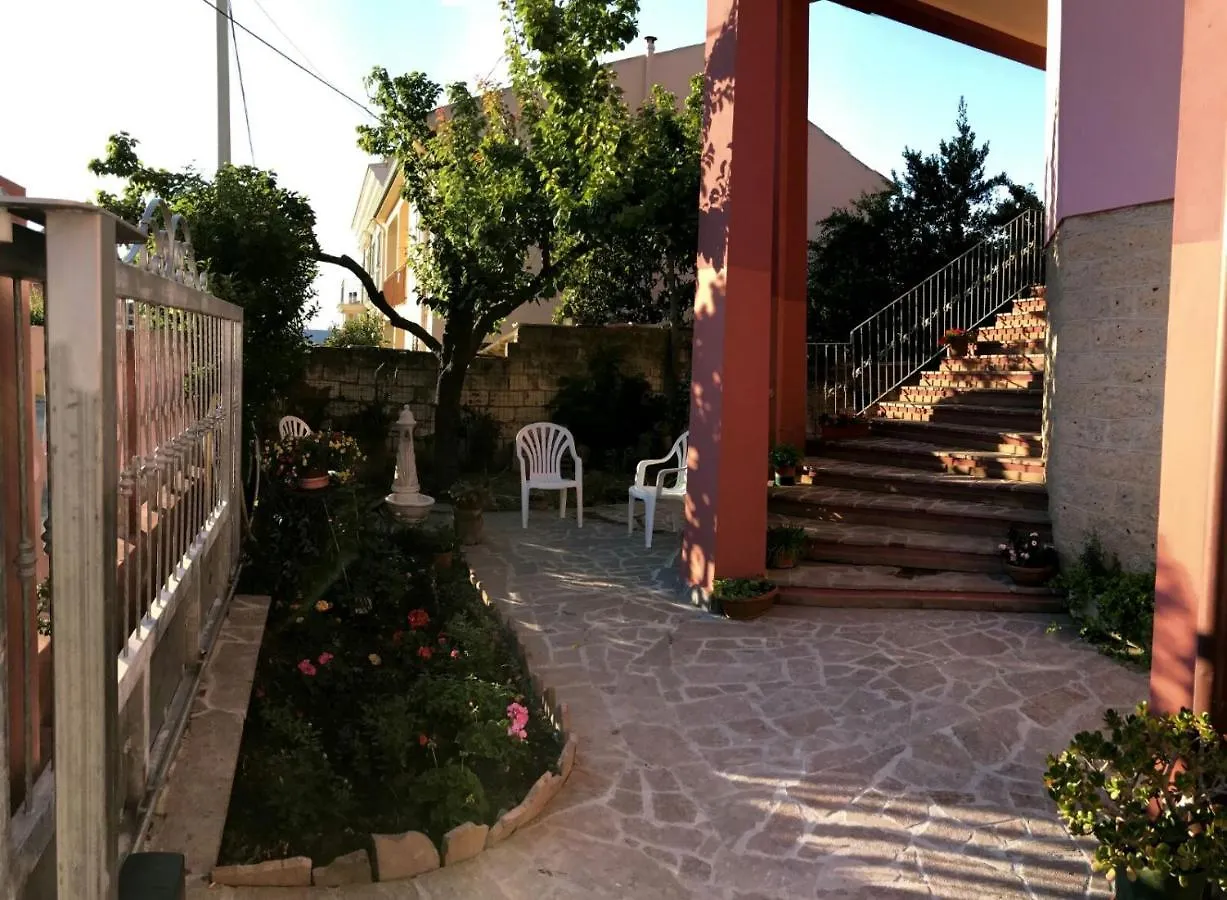 Casa Andreana Bed & Breakfast Uri
